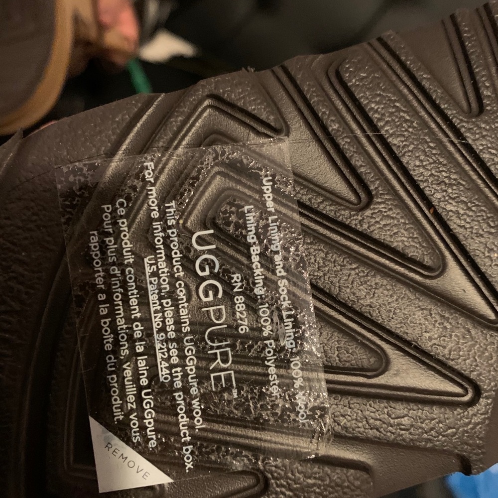 Waterproof UGGS SALEE🥵 - Picture 3 of 6